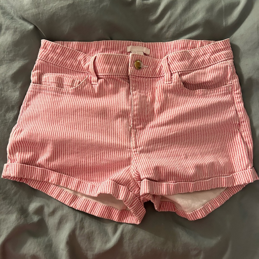 red & white striped short shorts